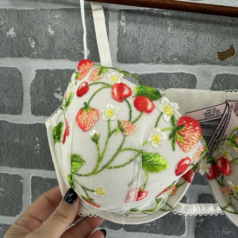 Victoria’s Secret Dream Angels Lightly-Lined Strawberry Embroidery Demi Bra - Picture 5 of 8